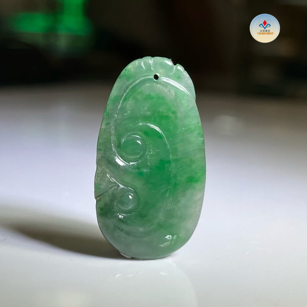 翡翠A貨玉器如意翡翠吊墜 31.6 x 17.6 x 3.4mm